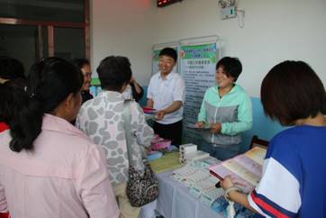 土右旗開展“關愛婦幼健康、確保母嬰平安”宣傳服務活動，提供健康咨詢服務